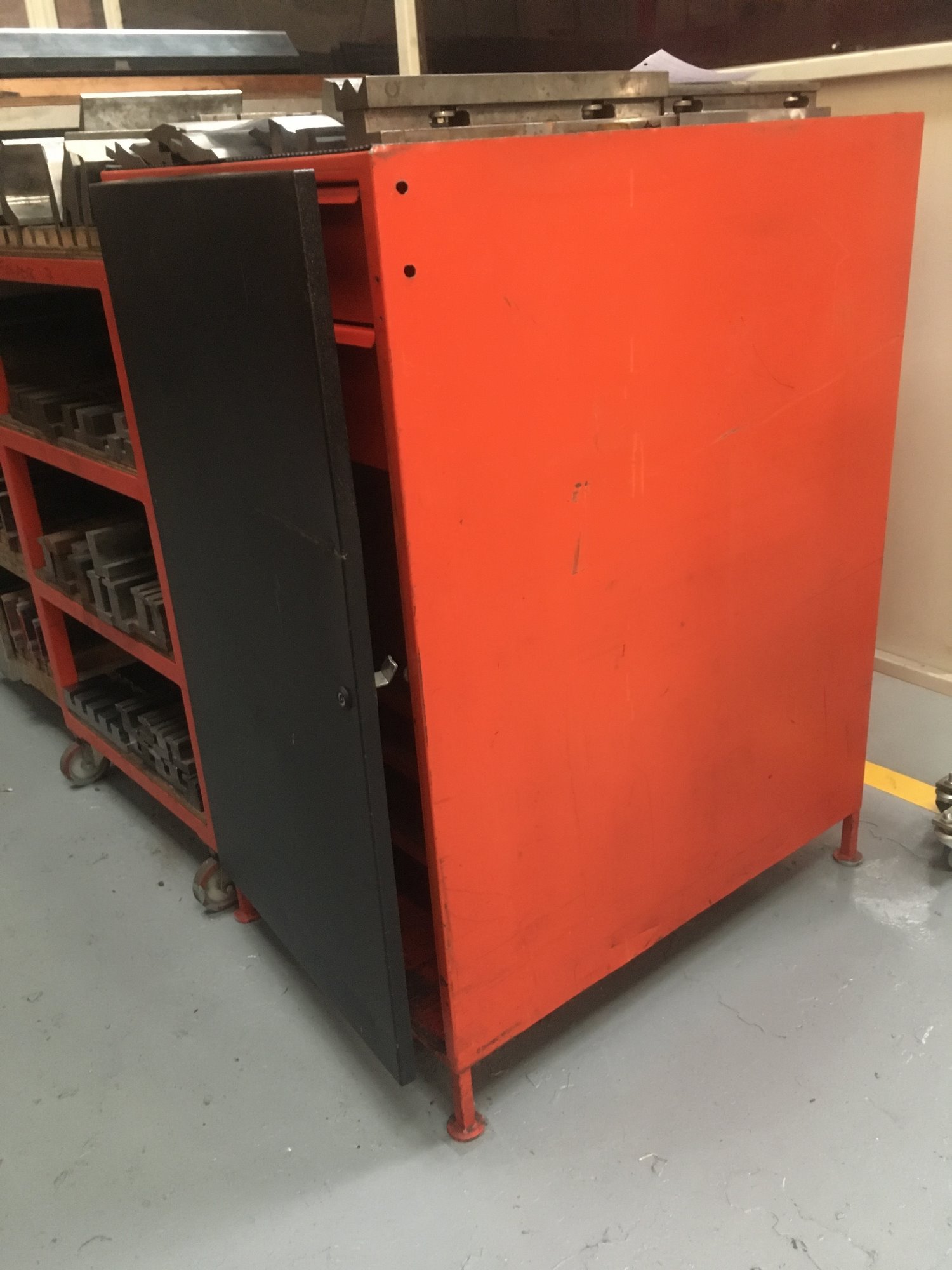 AMADA STYLE PRESS BRAKE TOOLING STOCK N0 01890 - Image 4