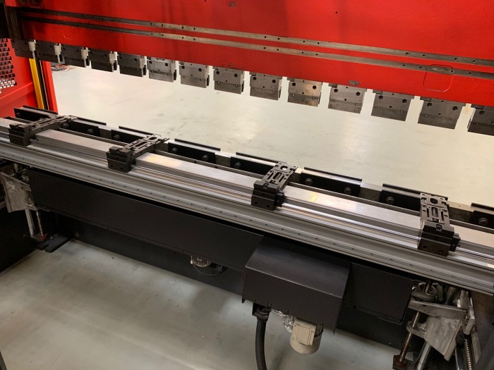 HFT 103  STOCK NO 01888 USED AMADA PRESS BRAKE - Image 2