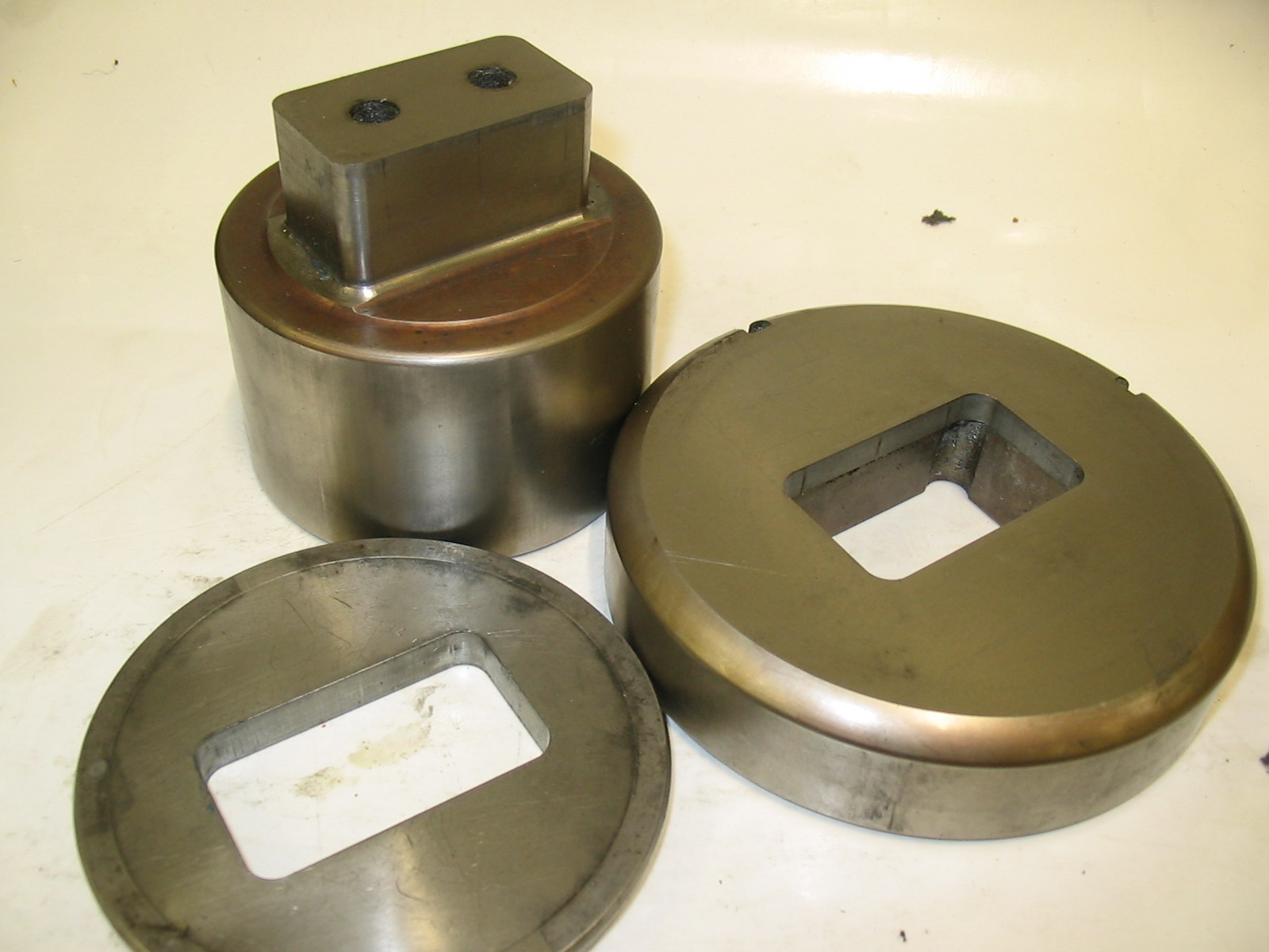 D STATION WILSON OB-ROUND RECTANGLE PUNCH 55 X 31.5MM WITH DIE 0.3MM CLEARANCE