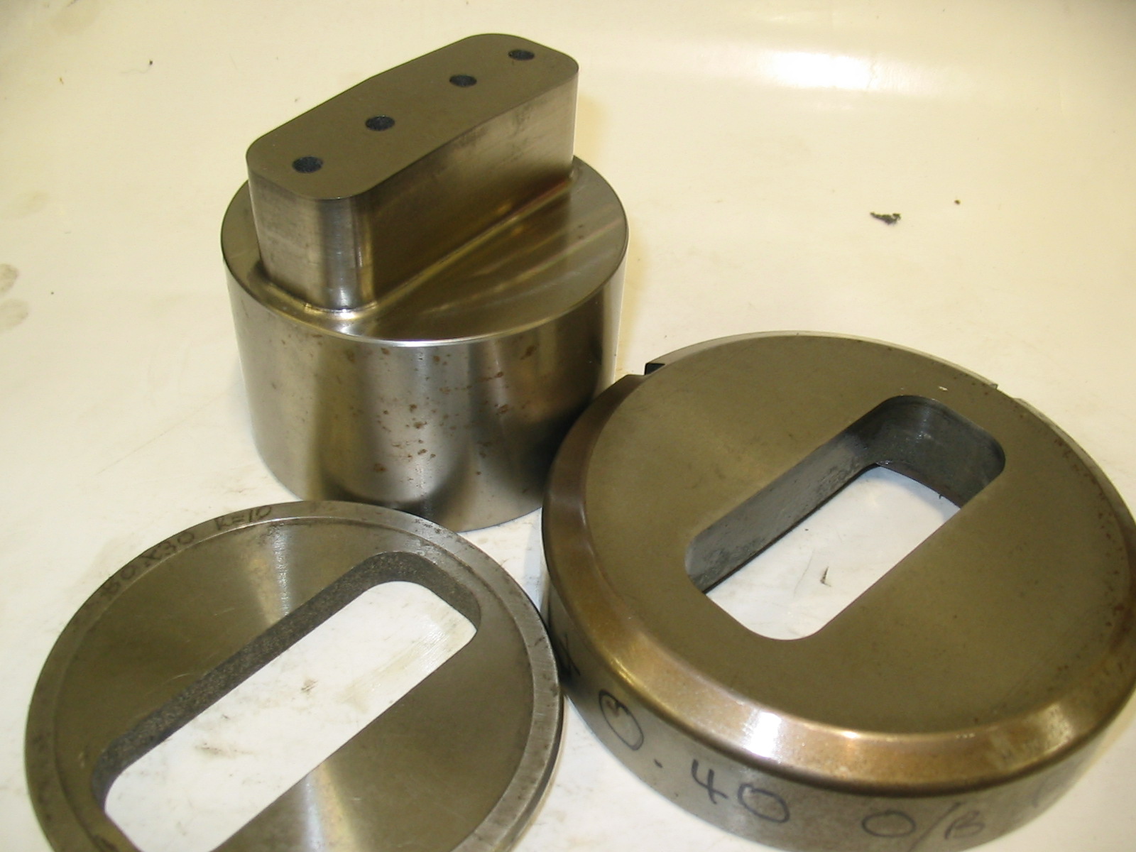 D STATION OB-ROUND RECTANGLE PUNCH 80 X 30MM WITH DIE 0.4MM CLEARANCE