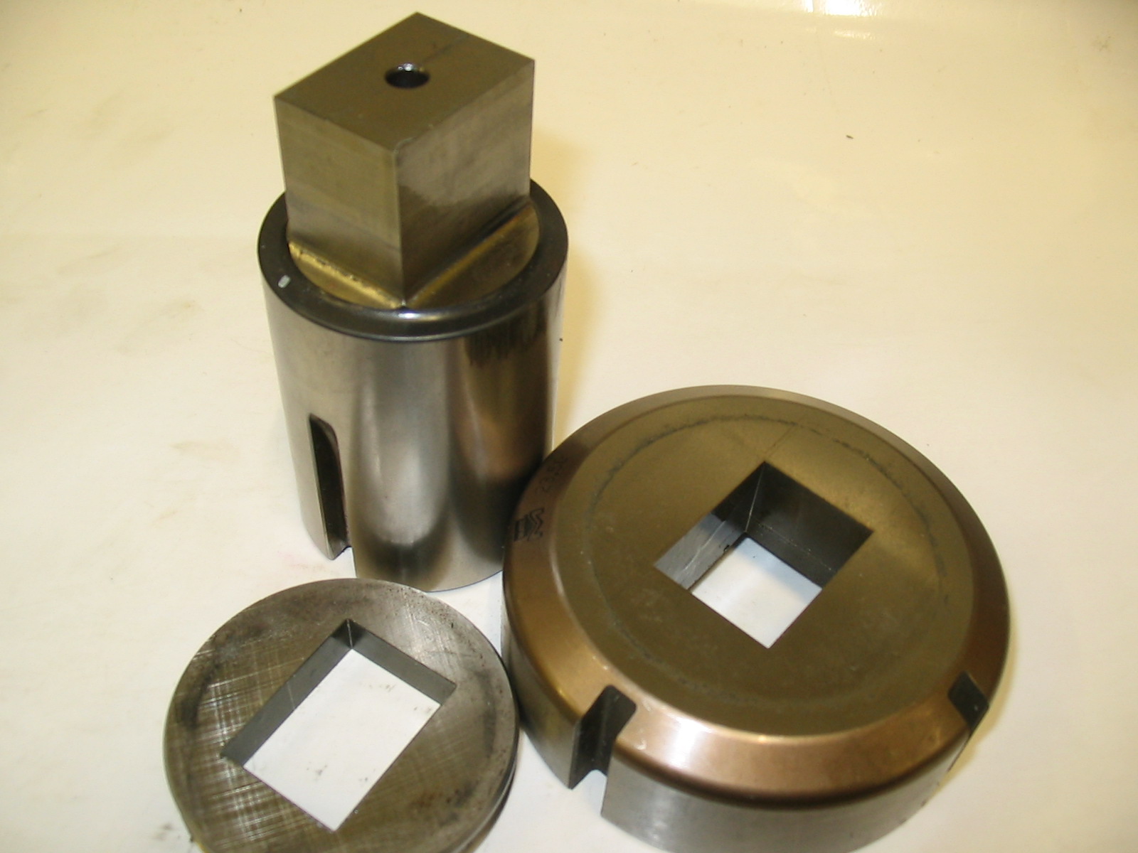 C STATION RECTANGLE MATE PUNCH 23.5 X 32.1MM WITH DIE 23.5 X 32.1MM