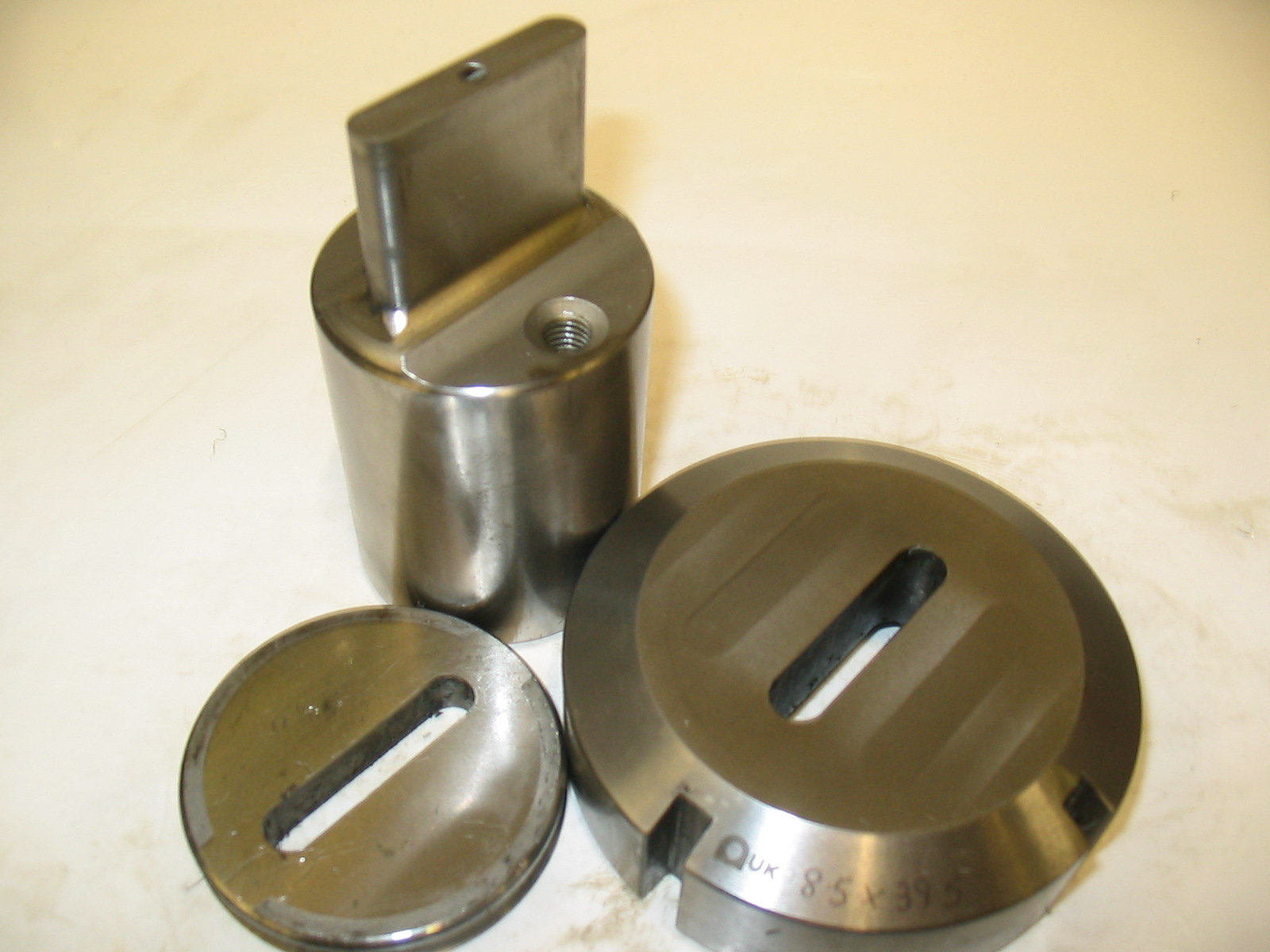 C STATION AMADA PUNCH 39 X 8MM WITH DIE 0.5MM CLEARANCE