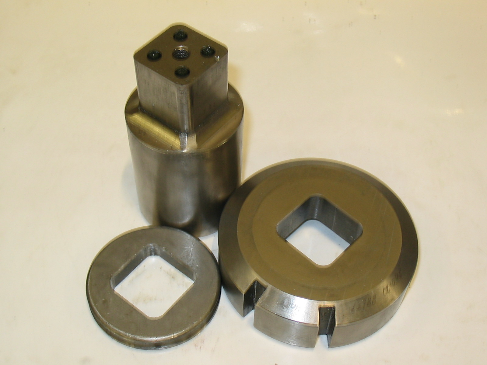 C STATION AMADA OB-ROUND SQUARE PUNCH 29.5MM WITH DIE