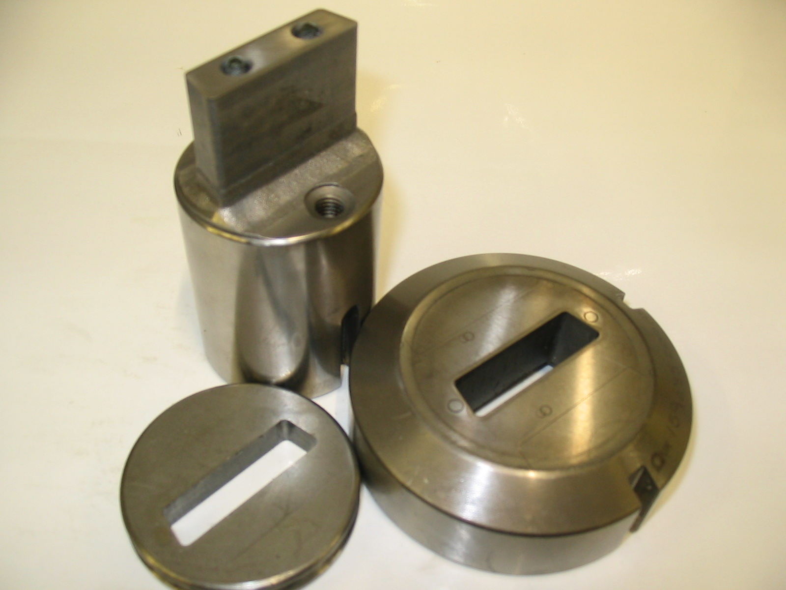 C STATION AMADA OB-ROUND TRAPEZIUM PUNCH WIDTH 11.5MM WITH DIE 0.25MM CLEARANCE