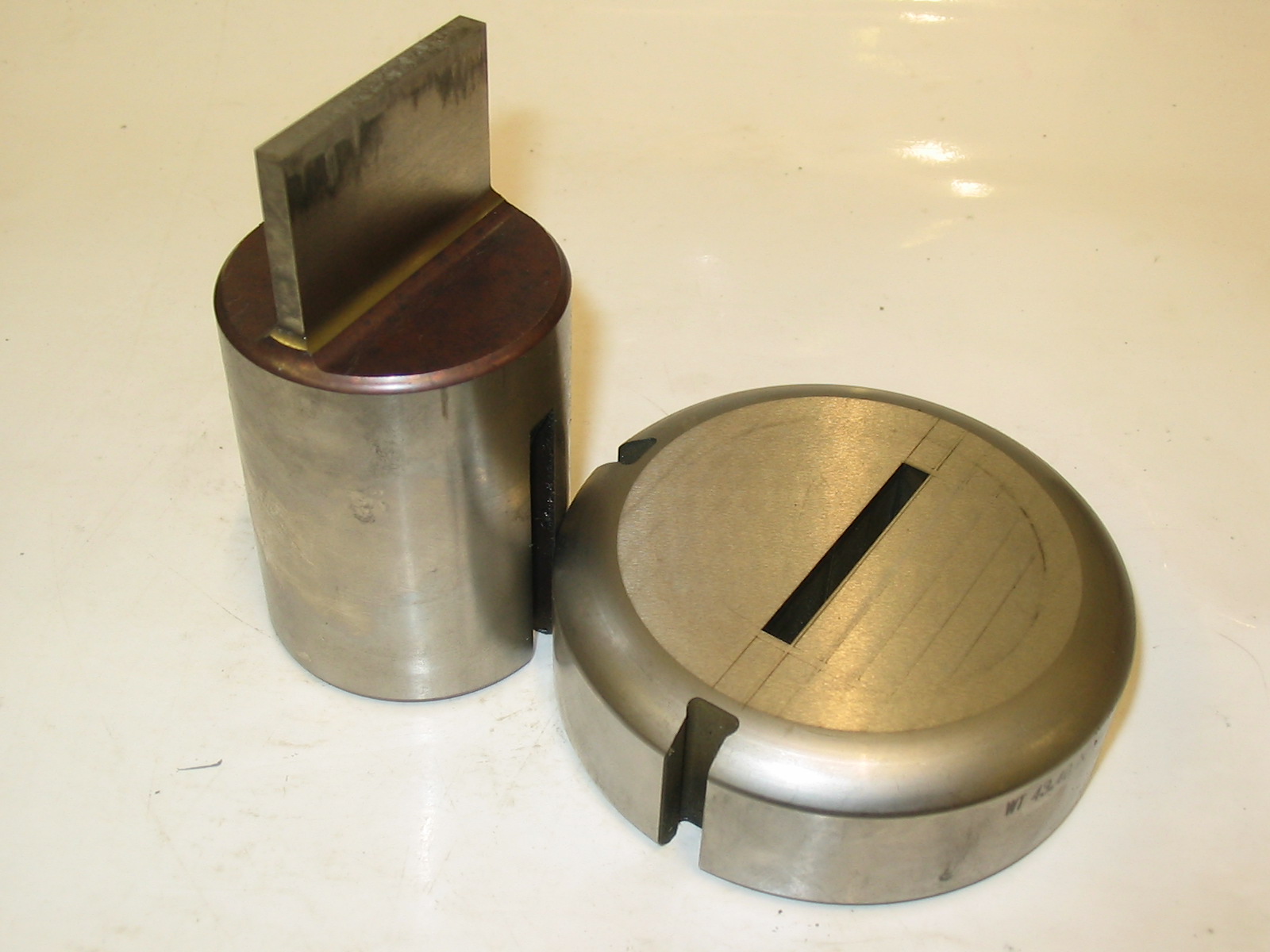 C STATION WILSON SLITTING PUNCH 43.4 X 4.6MM WITH DIE