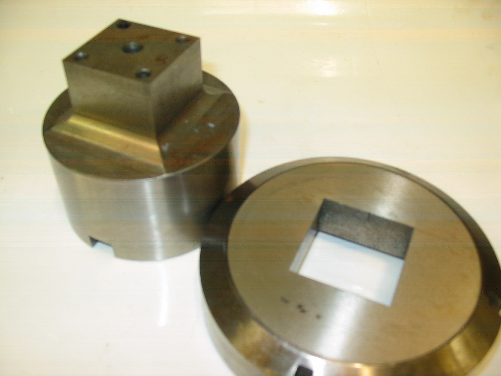 D STATION AMADA PUNCH 40 X 42MM WITH DIE 0.2MM CLEARANCE