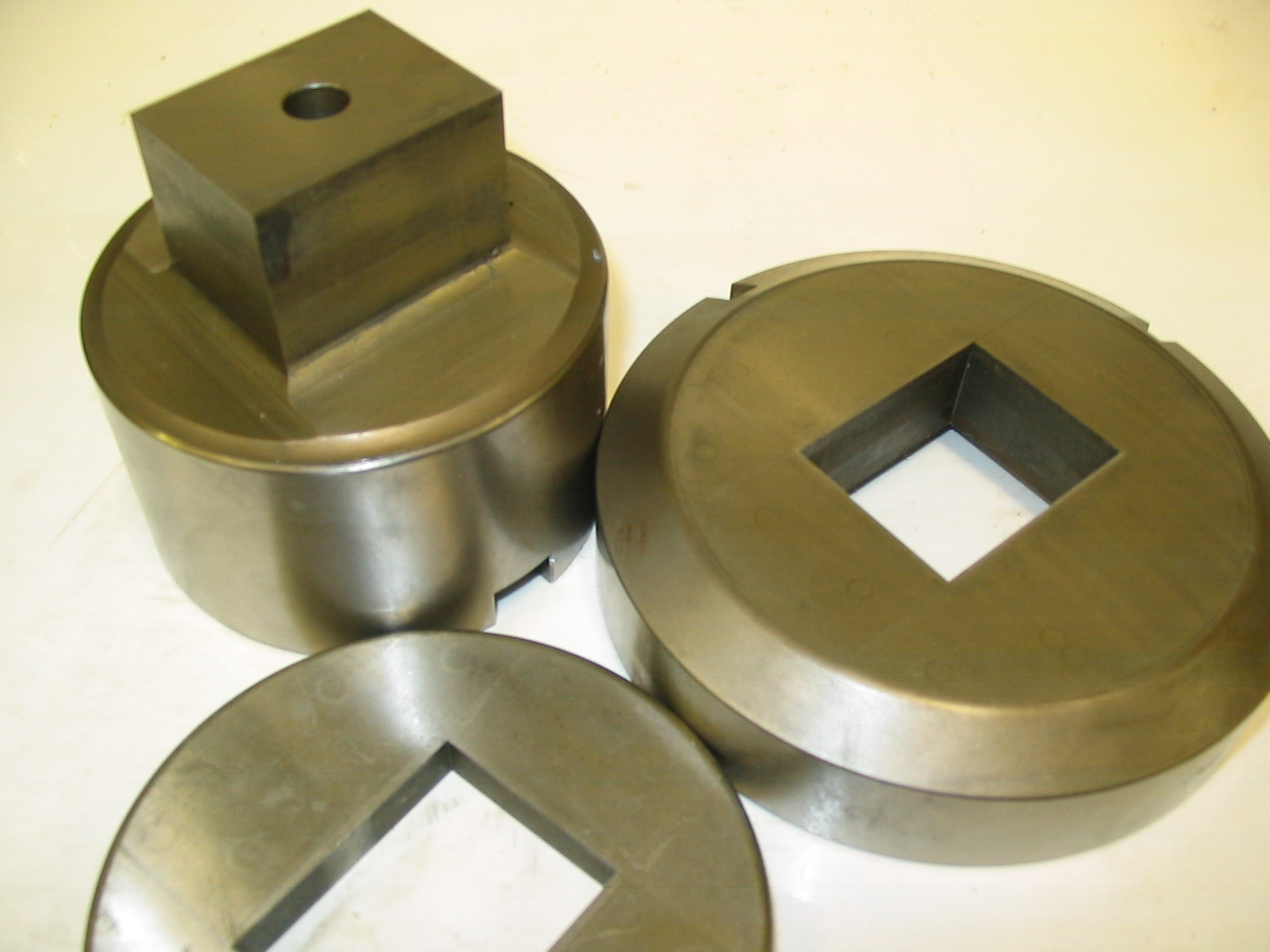 D STATION AMADA PUNCH 34.5 X 44.9MM WITH DIE 0.2MM CLEARANCE