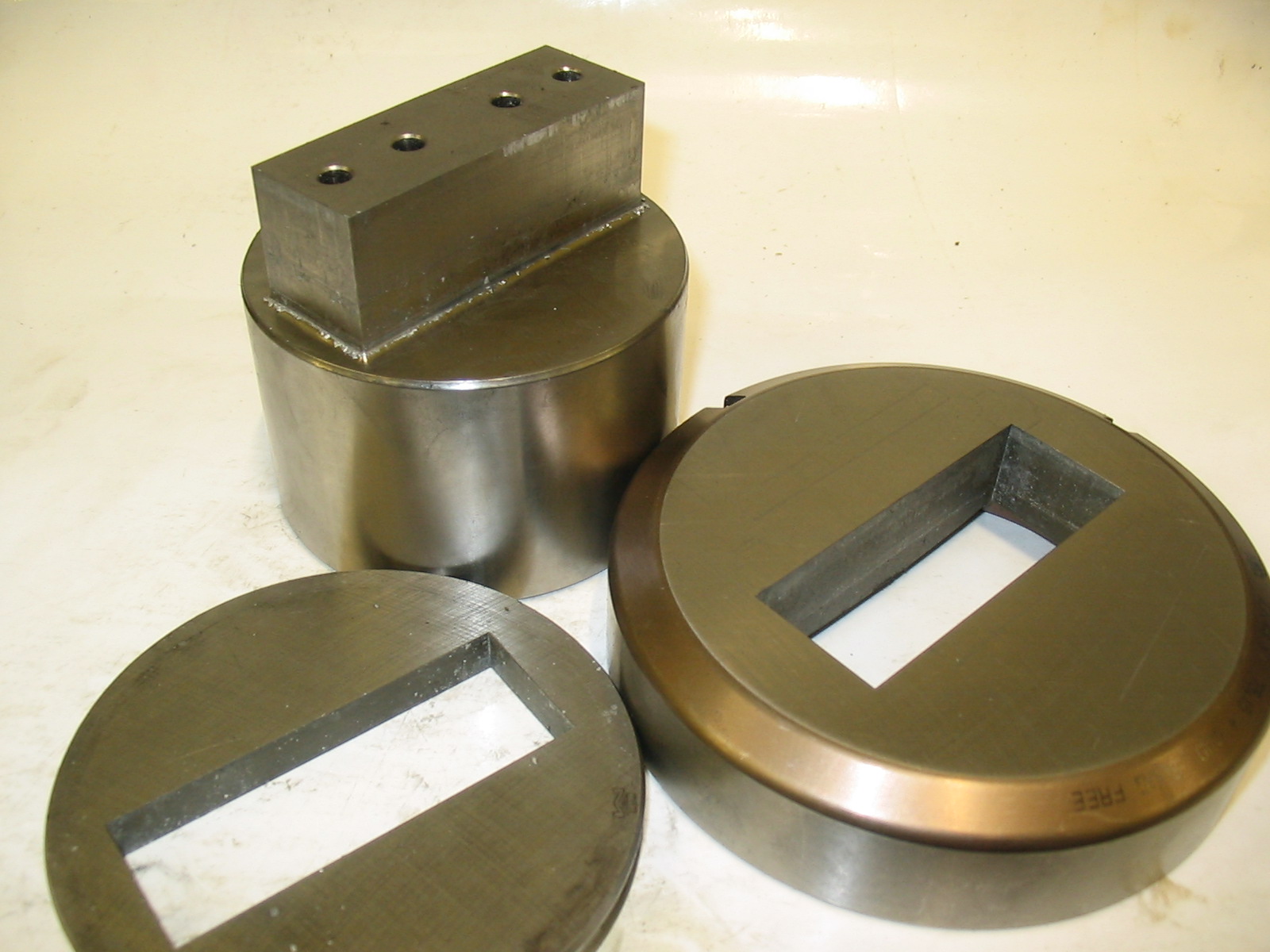 D STATION MATE PUNCH 75.15 X 27.4MM WITH DIE 0.10MM CLEARANCE