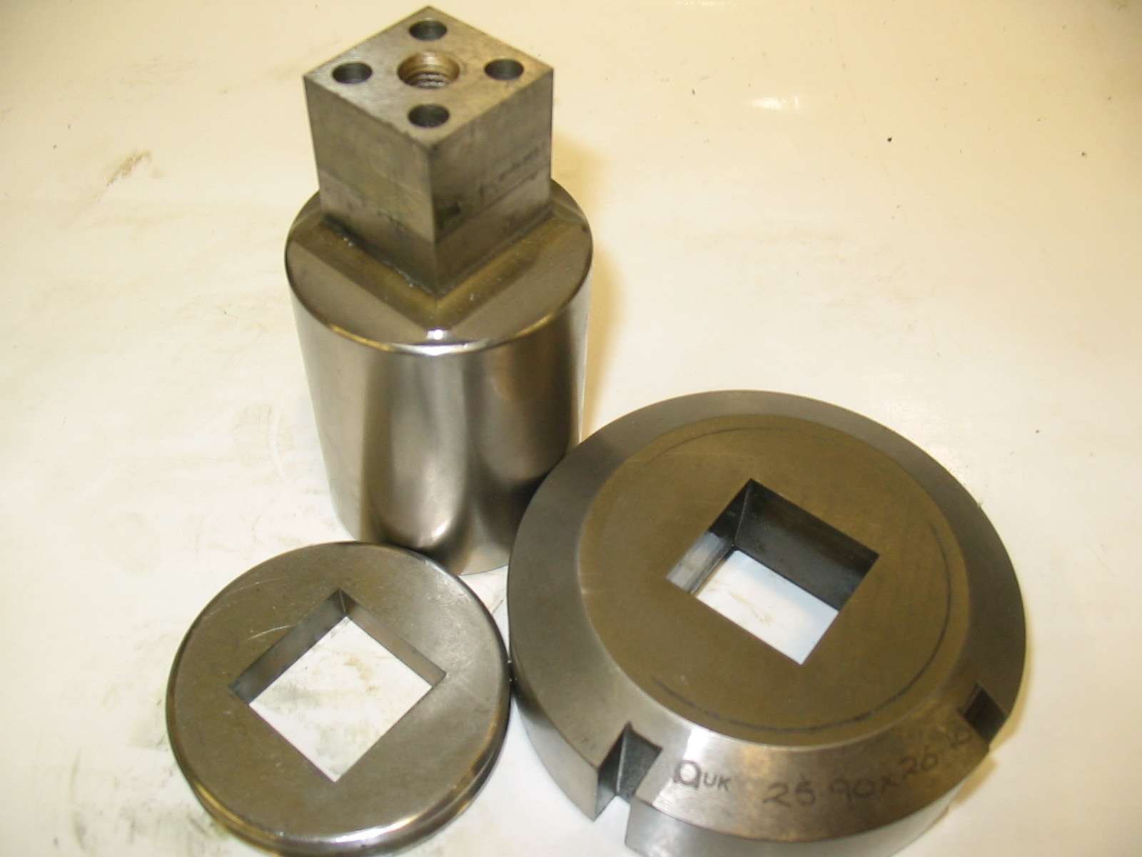 C STATION RECTANGLE AMADA PUNCH 25.75 X 25.95MM WITH DIE 0.25MM CLEARANCE