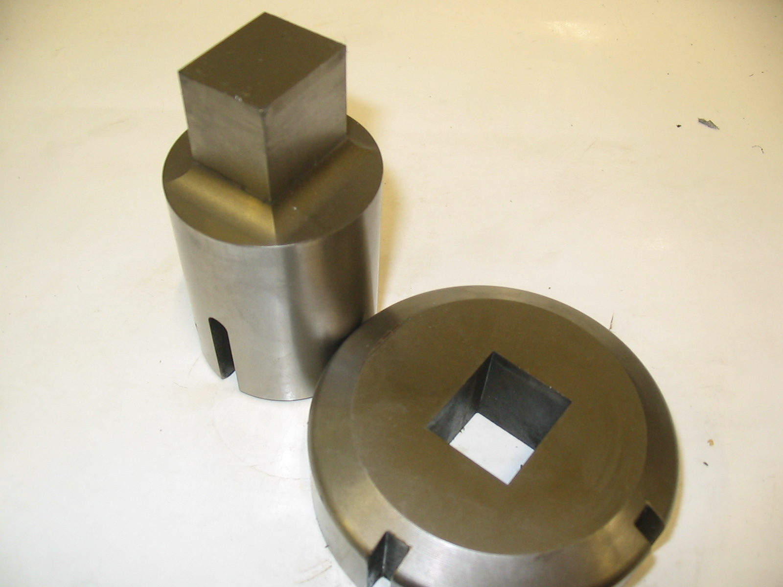 C STATION RECTANGLE WORTH PUNCH 27.3 X 22.25MM WITH DIE 0.2MM CLEARANCE