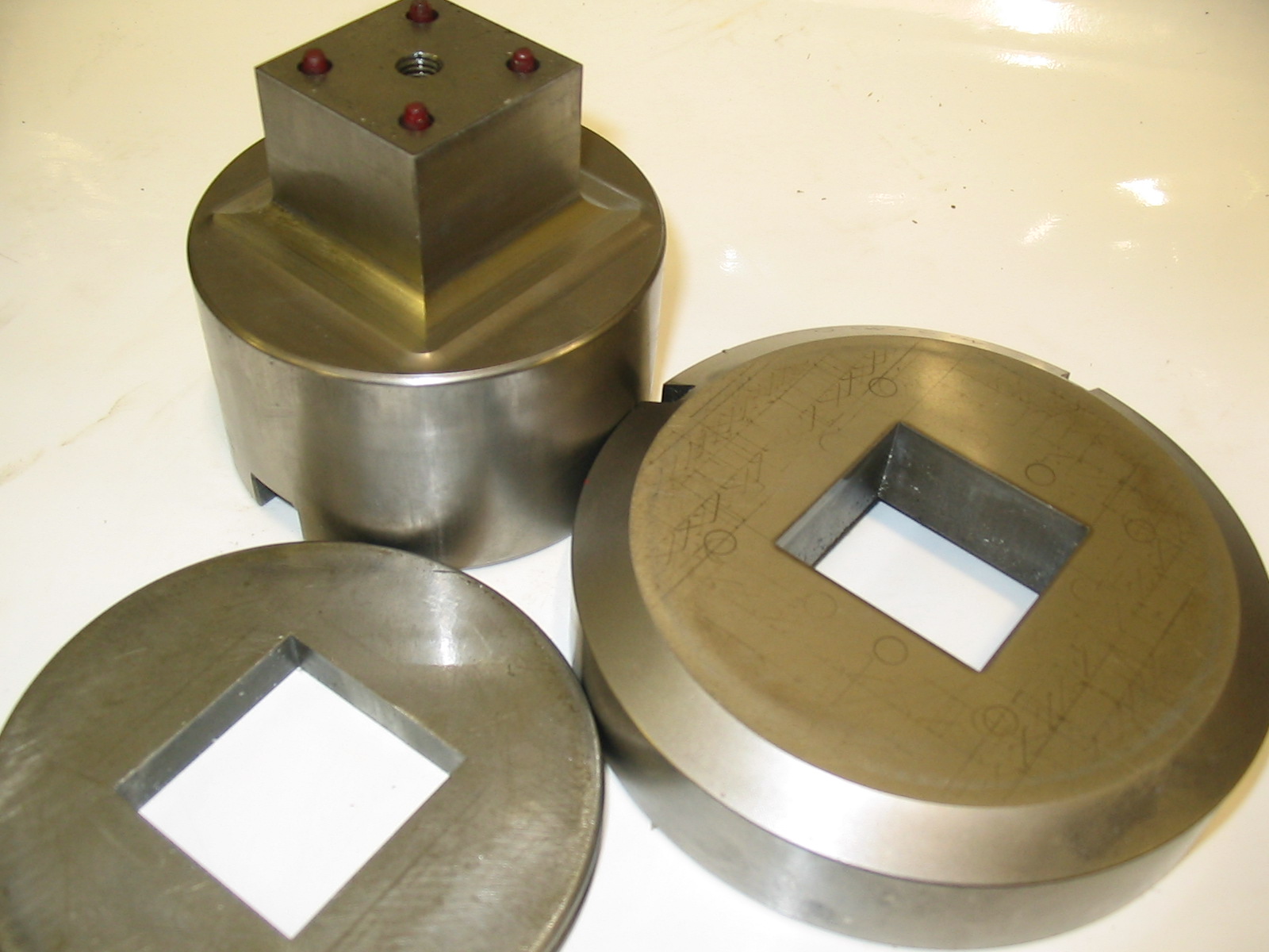 AMADA SQUARE PUNCH 39.65MM WITH DIE