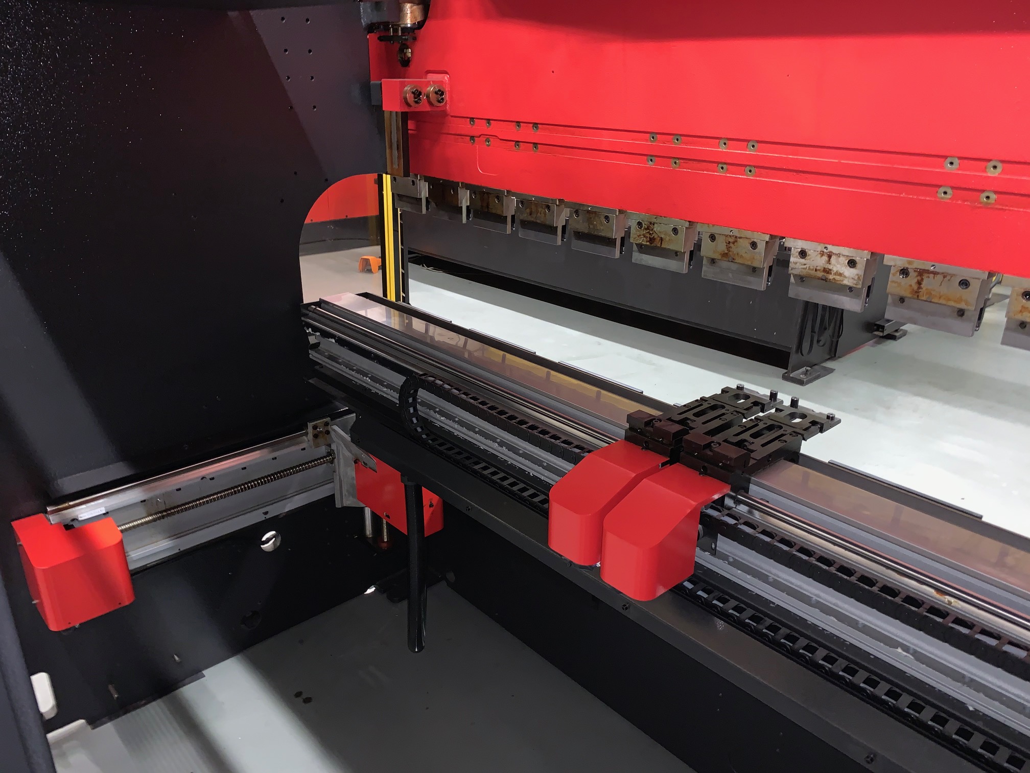 AMADA STYLE PRESS BRAKE TOOLING STOCK N0 01890 - Image 11